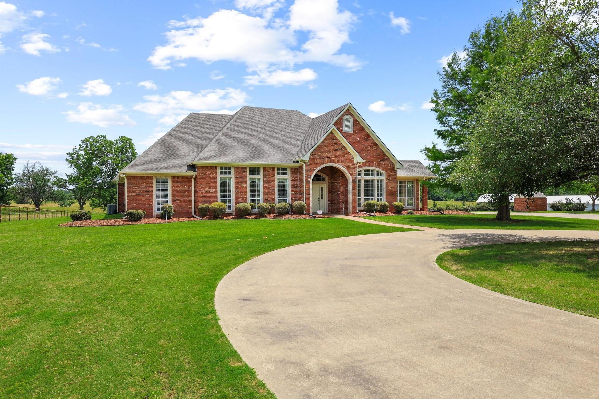 3140 Farm Road 195 Paris TX 75462