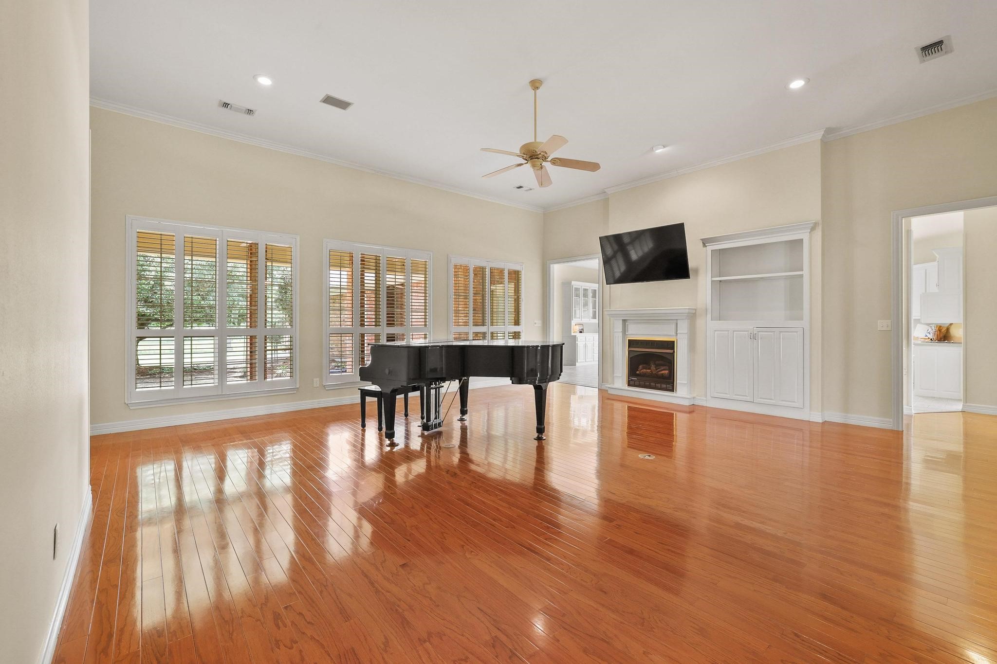 3140 Farm Road 195 Paris TX 75462