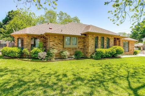 2719 Serenade Court Arlington TX 76015