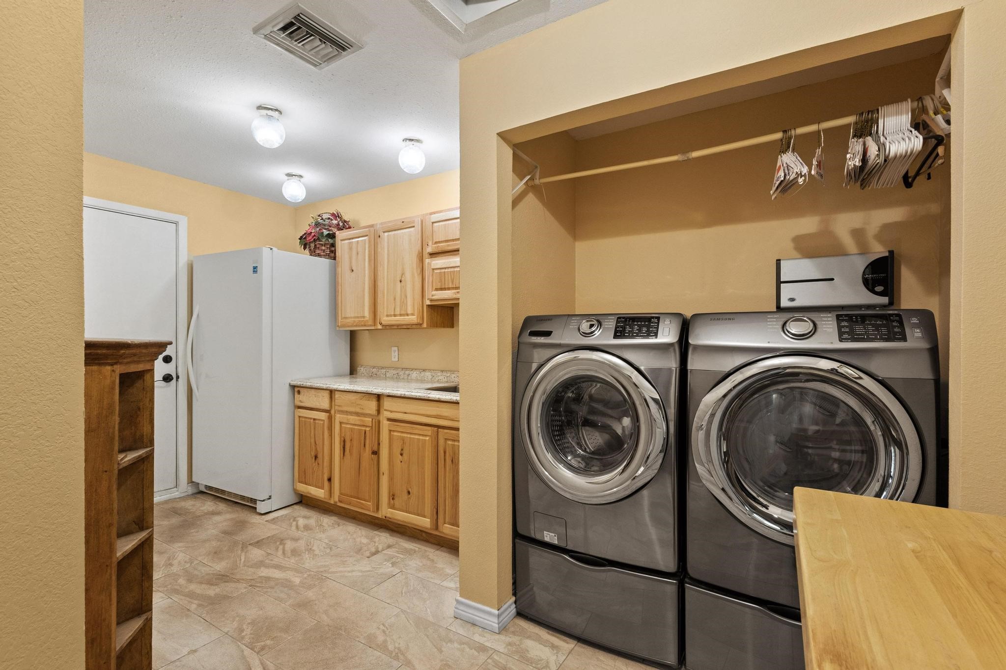 455 Lakepoint Loop Pottsboro TX 75076