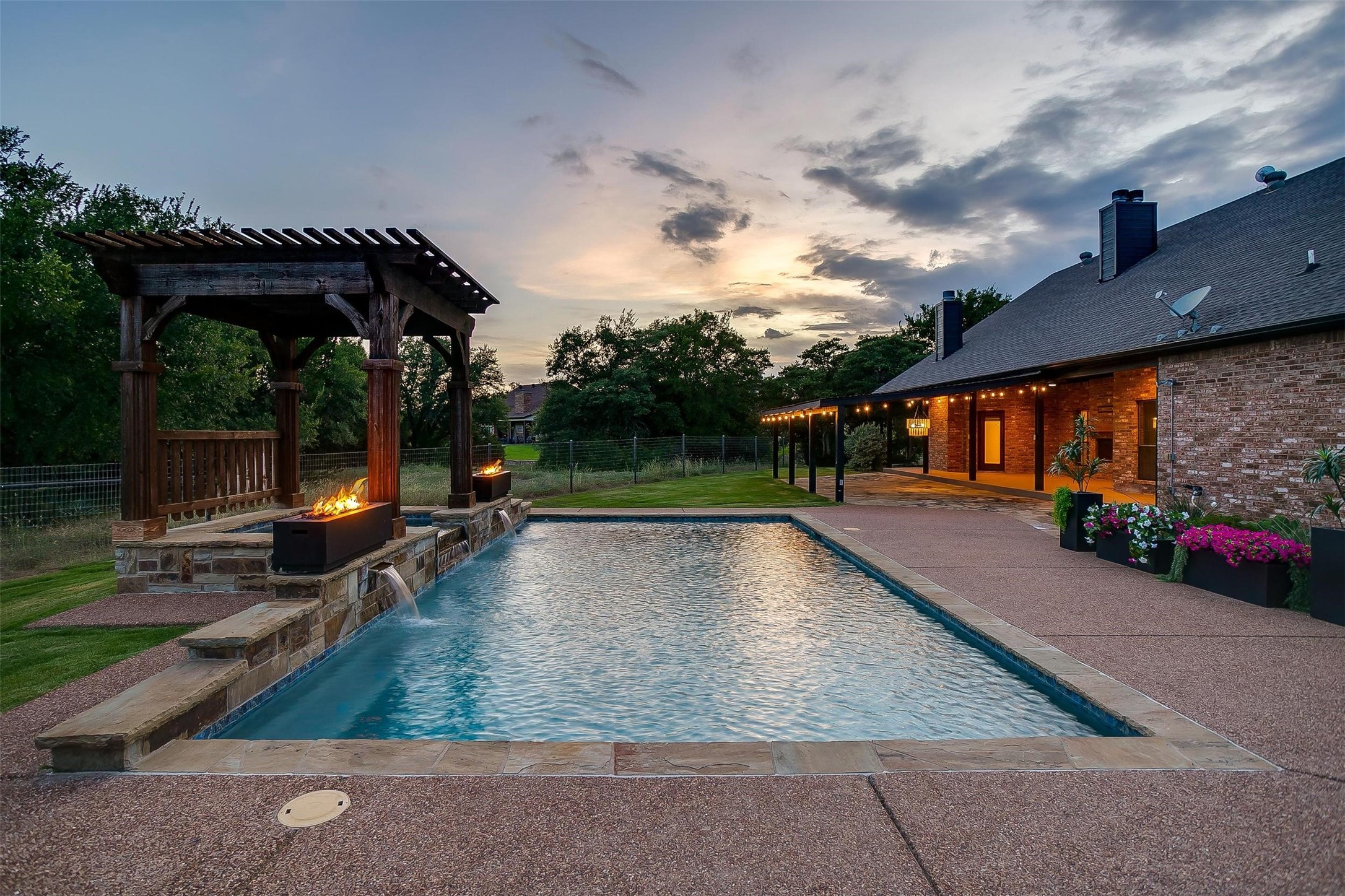 657 Silver Spur Drive Weatherford TX 76087