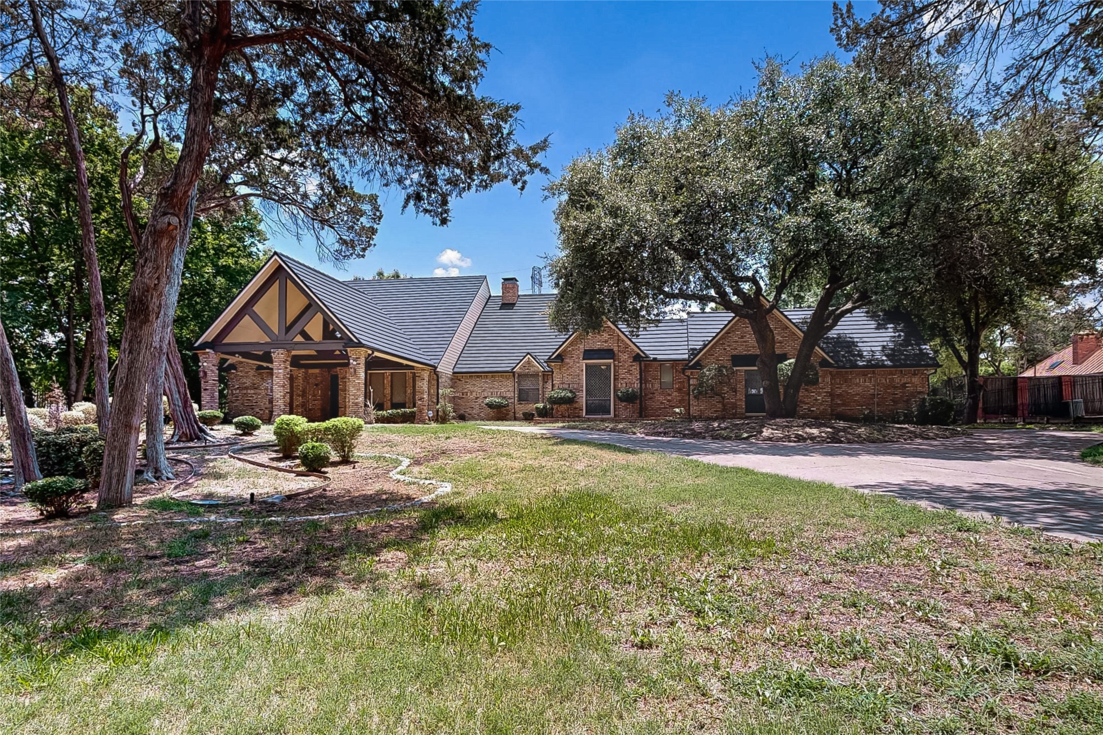 1204 Whispering Oaks Drive Desoto TX 75115