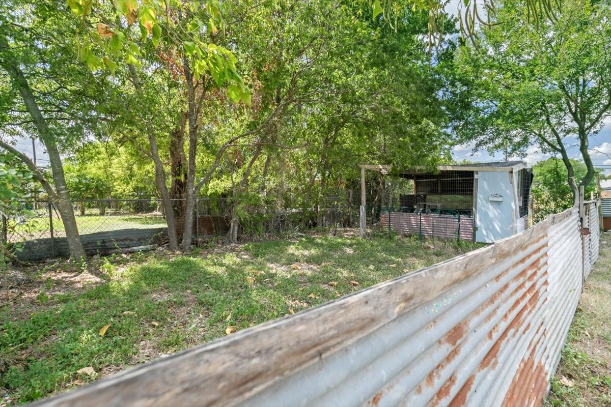 304 S Colorado Street Whitney TX 76692