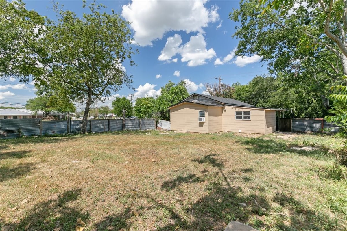 304 S Colorado Street Whitney TX 76692