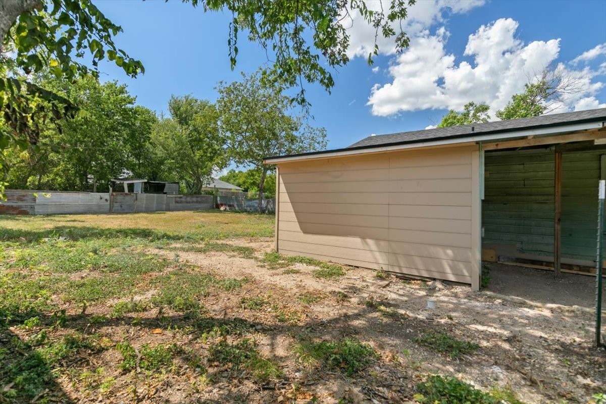 304 S Colorado Street Whitney TX 76692