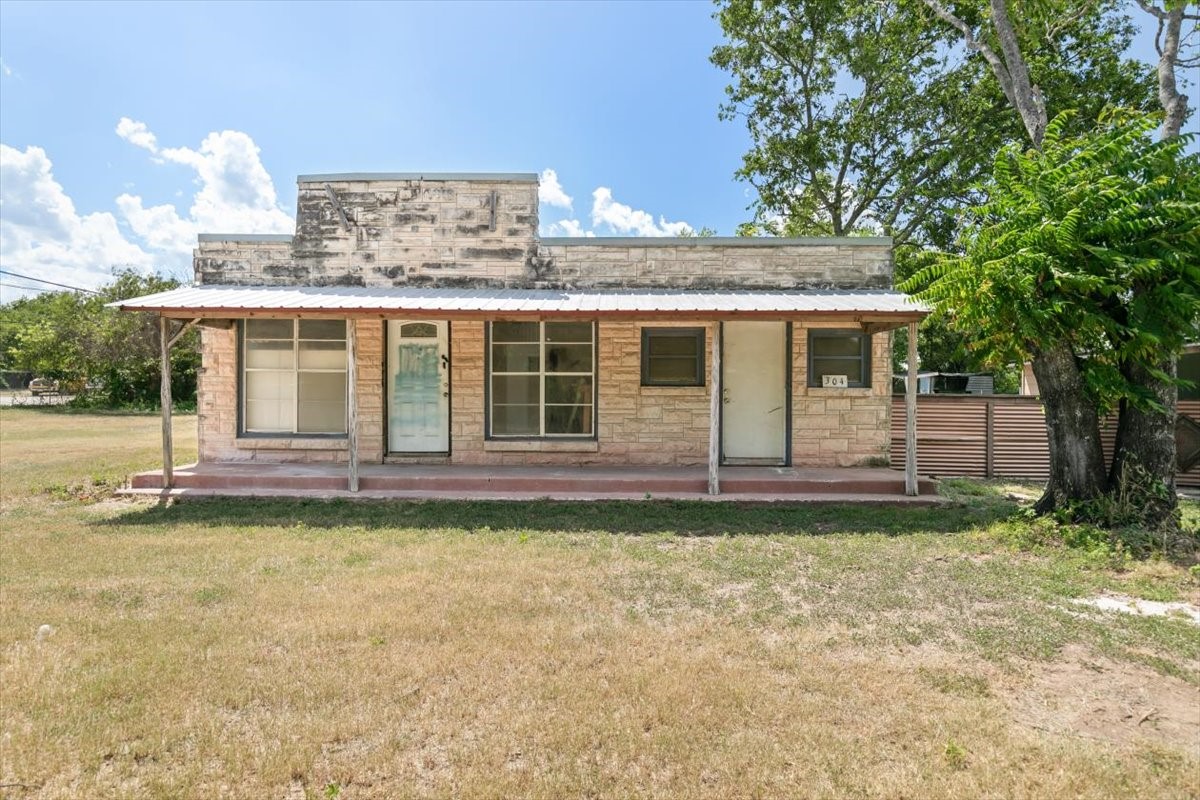 304 S Colorado Street Whitney TX 76692