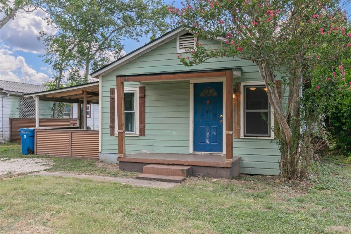 304 S Colorado Street Whitney TX 76692