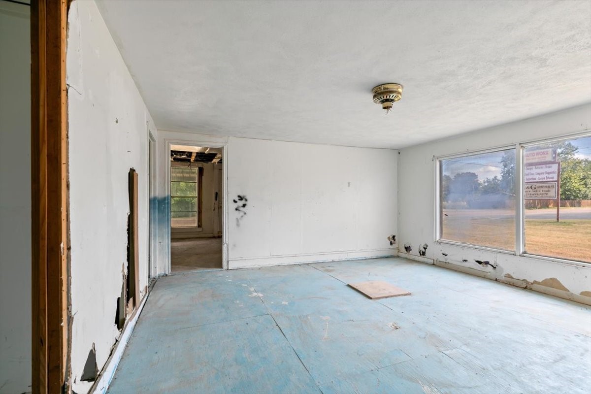 304 S Colorado Street Whitney TX 76692