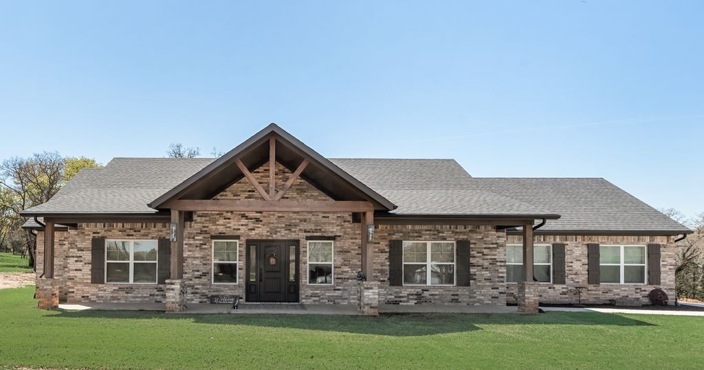 245 Creek Crossing Street Alvord TX 76225
