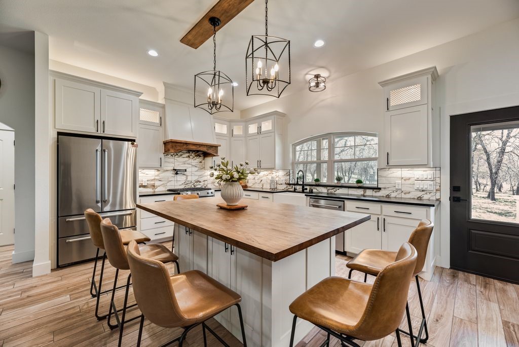 245 Creek Crossing Street Alvord TX 76225