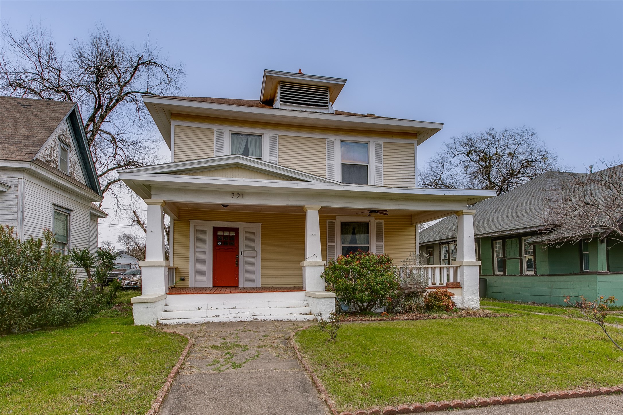 721 W 9th Street Dallas TX 75208