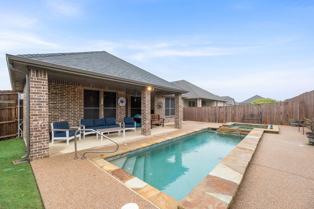 8116 Glenn Day Drive Arlington TX 76002