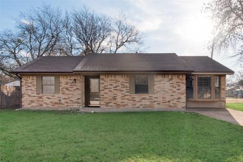 126 1/2 W 5th Street Krum TX 76249