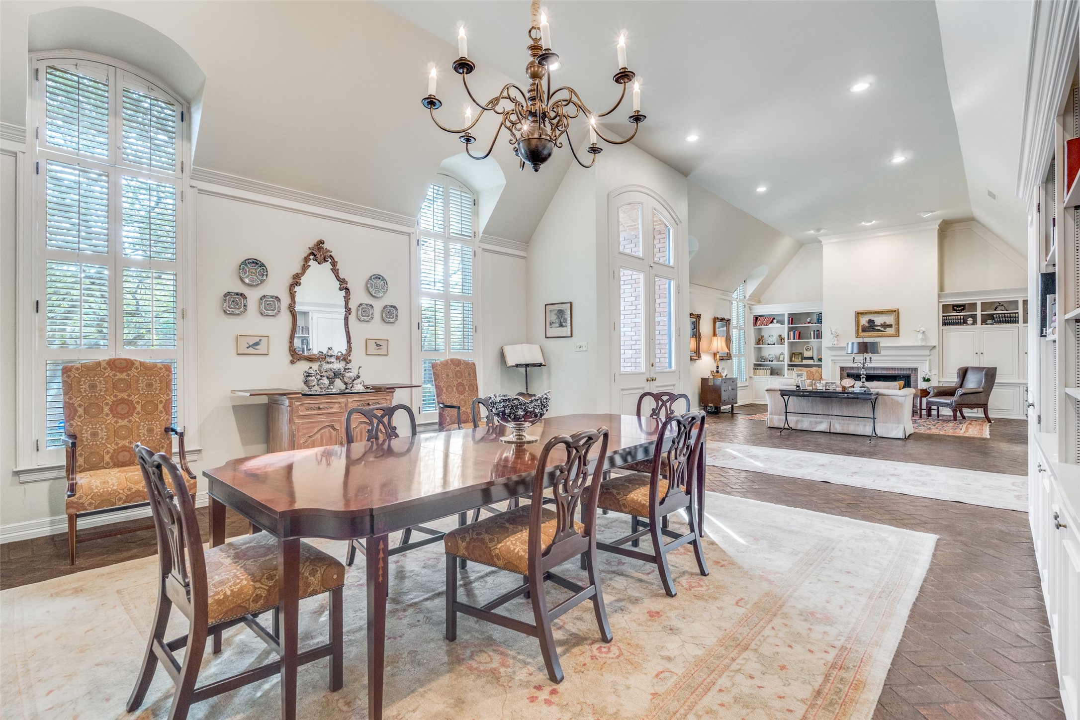5845 Farquhar Lane Dallas TX 75209