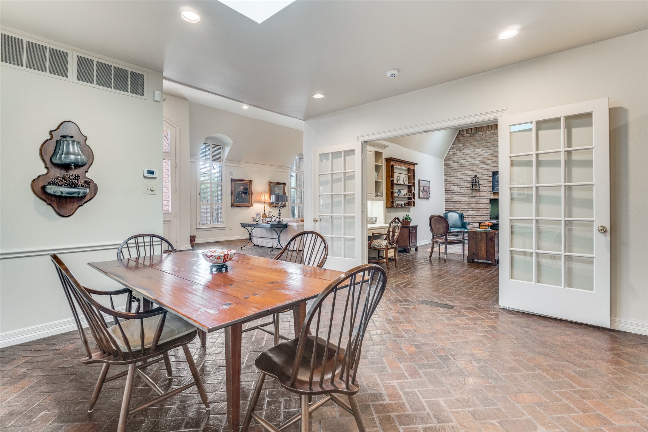 5845 Farquhar Lane Dallas TX 75209