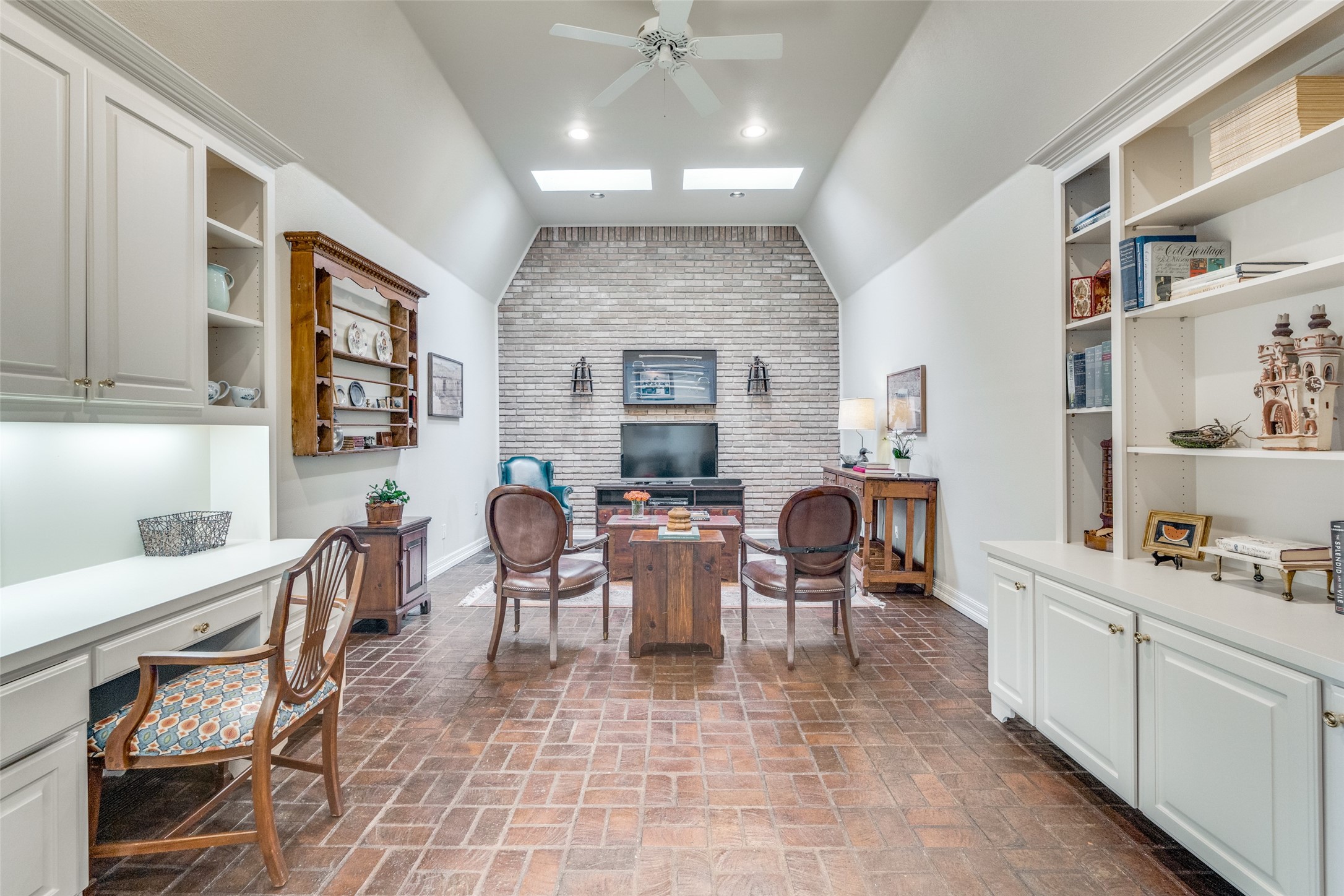 5845 Farquhar Lane Dallas TX 75209