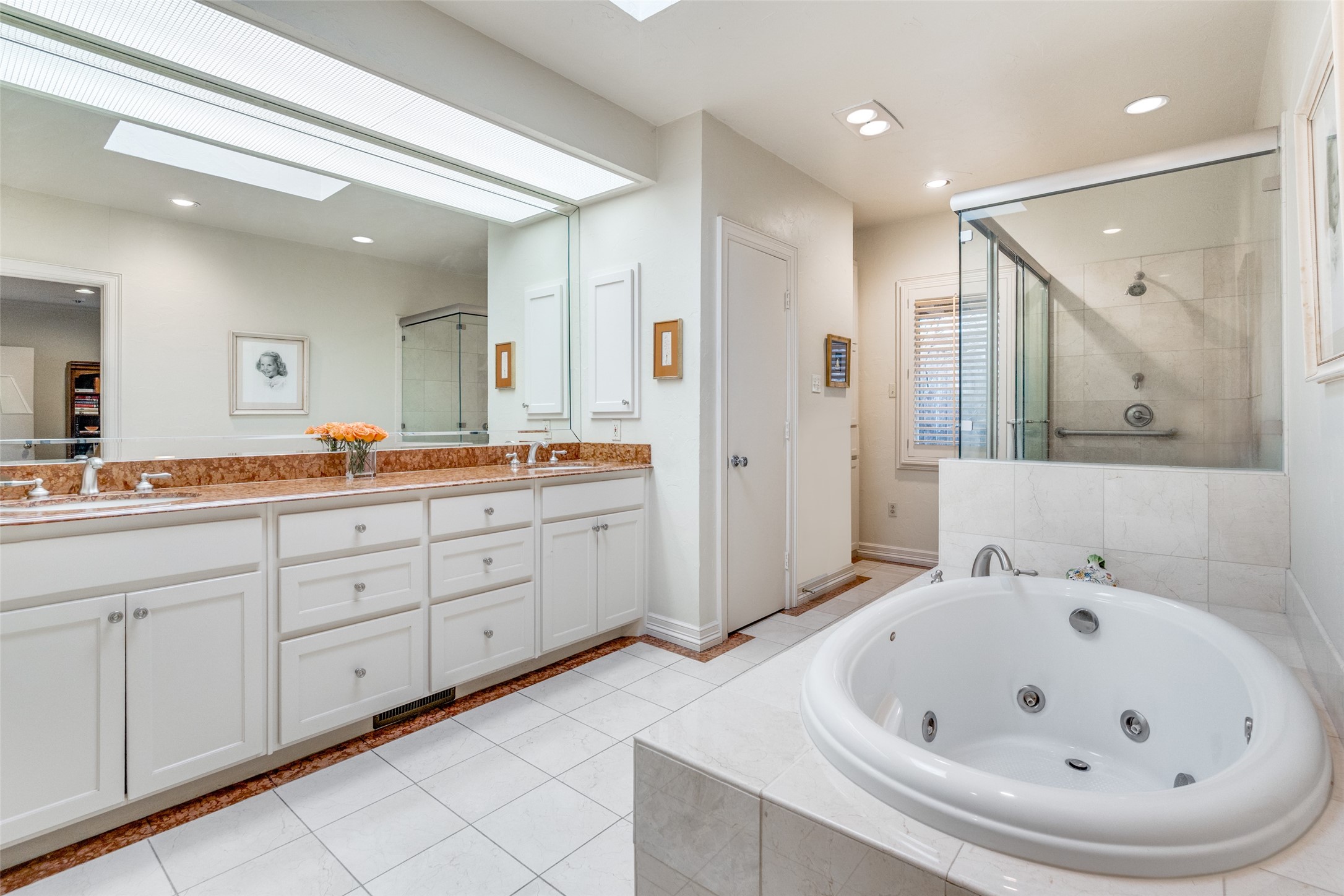 5845 Farquhar Lane Dallas TX 75209