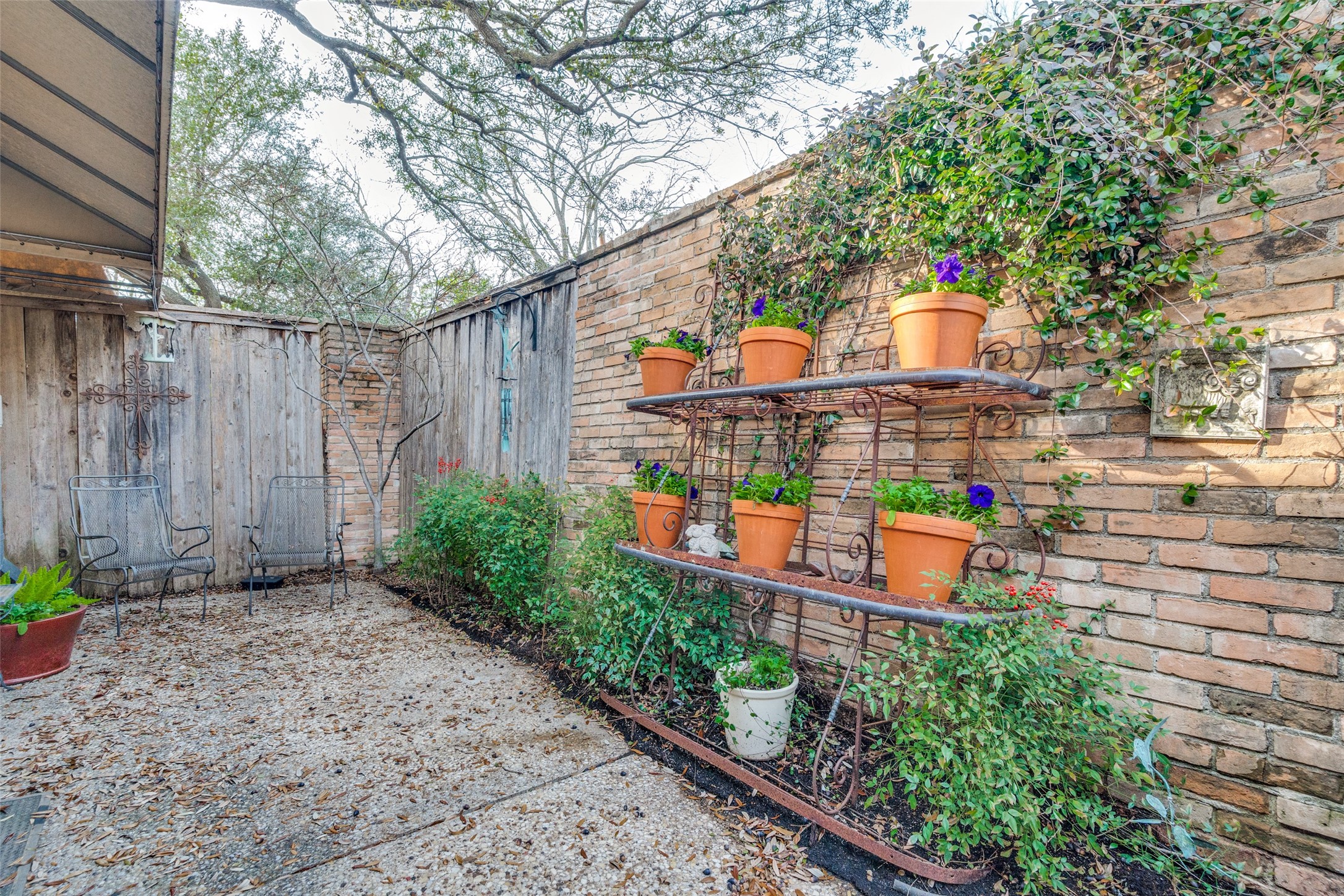 5845 Farquhar Lane Dallas TX 75209
