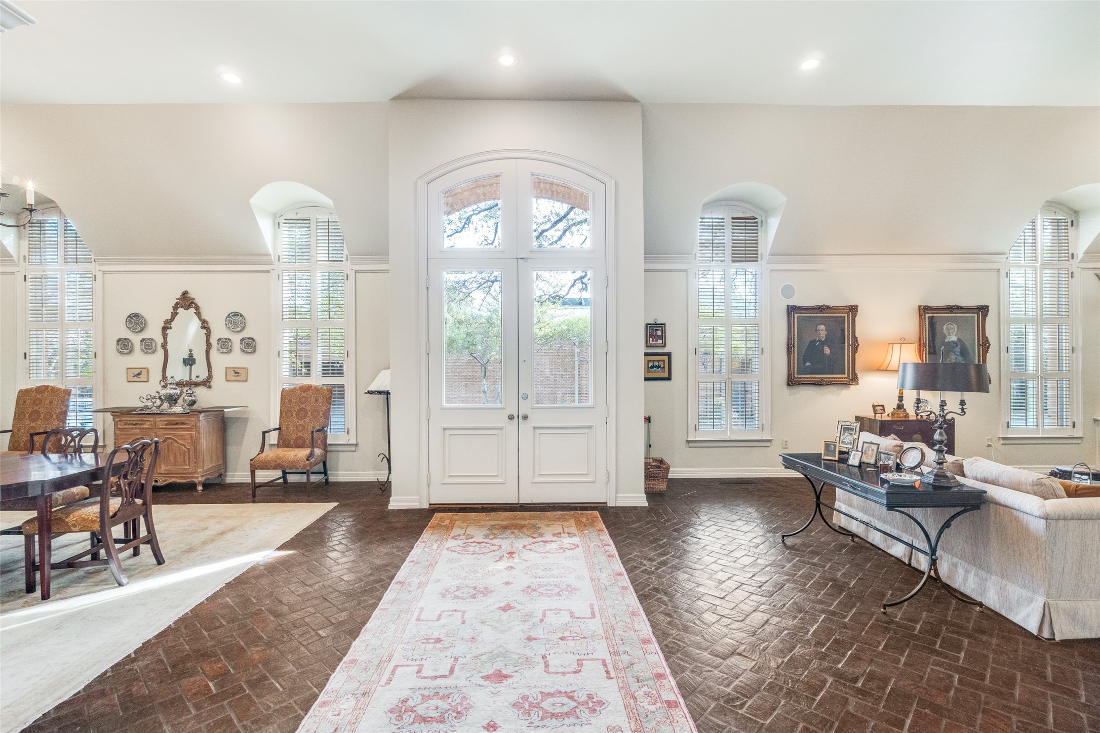 5845 Farquhar Lane Dallas TX 75209