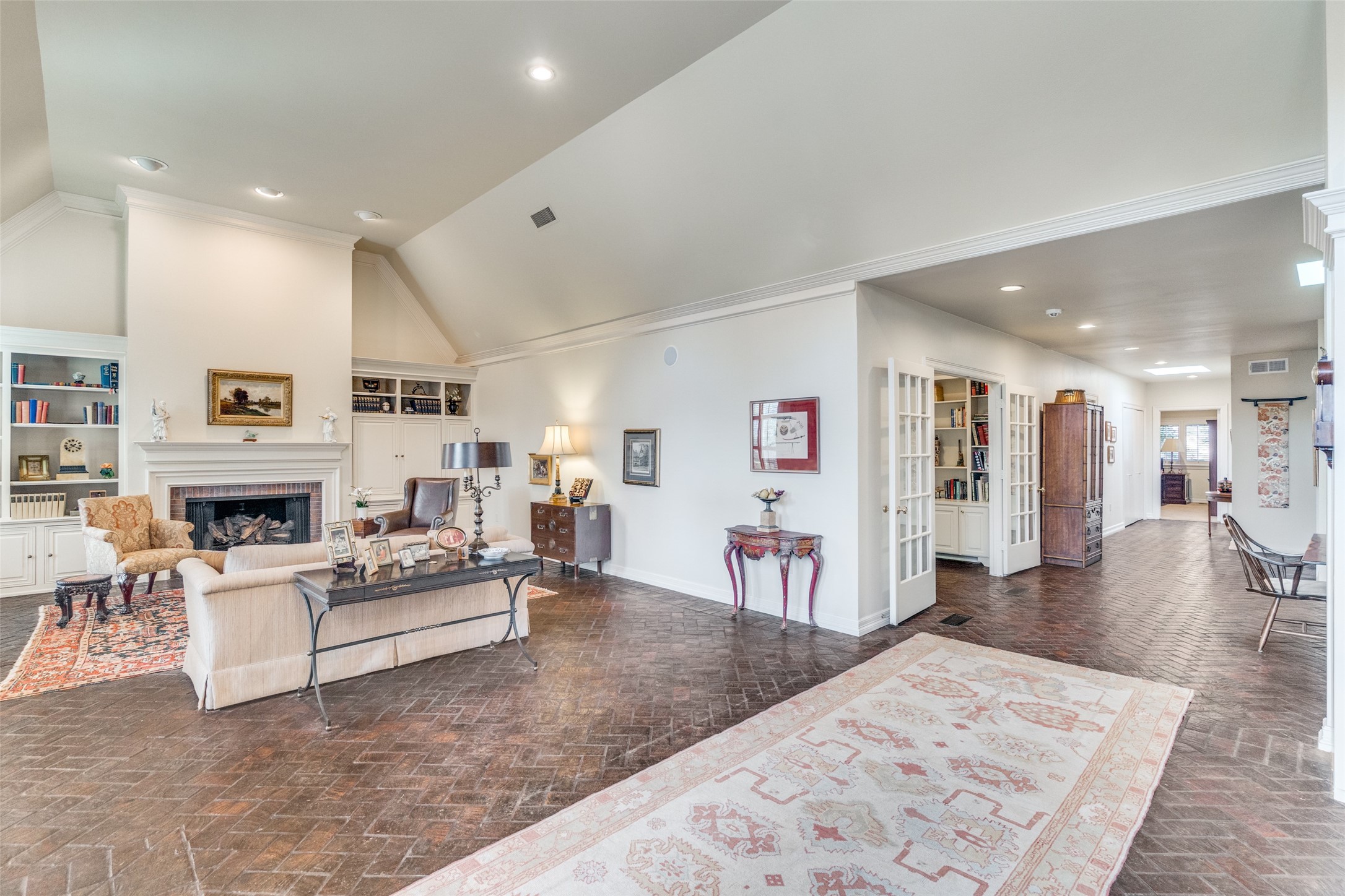5845 Farquhar Lane Dallas TX 75209