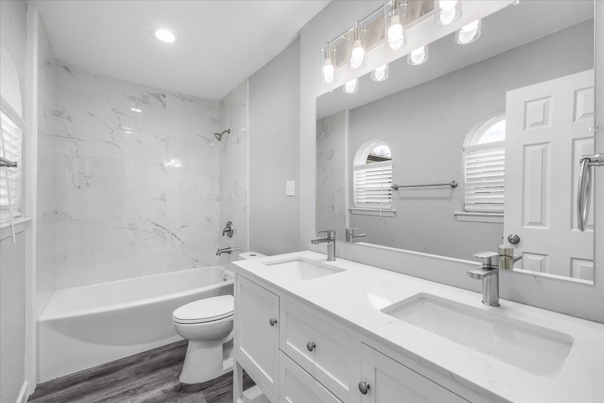 705 NW Hillery Street Burleson TX 76028