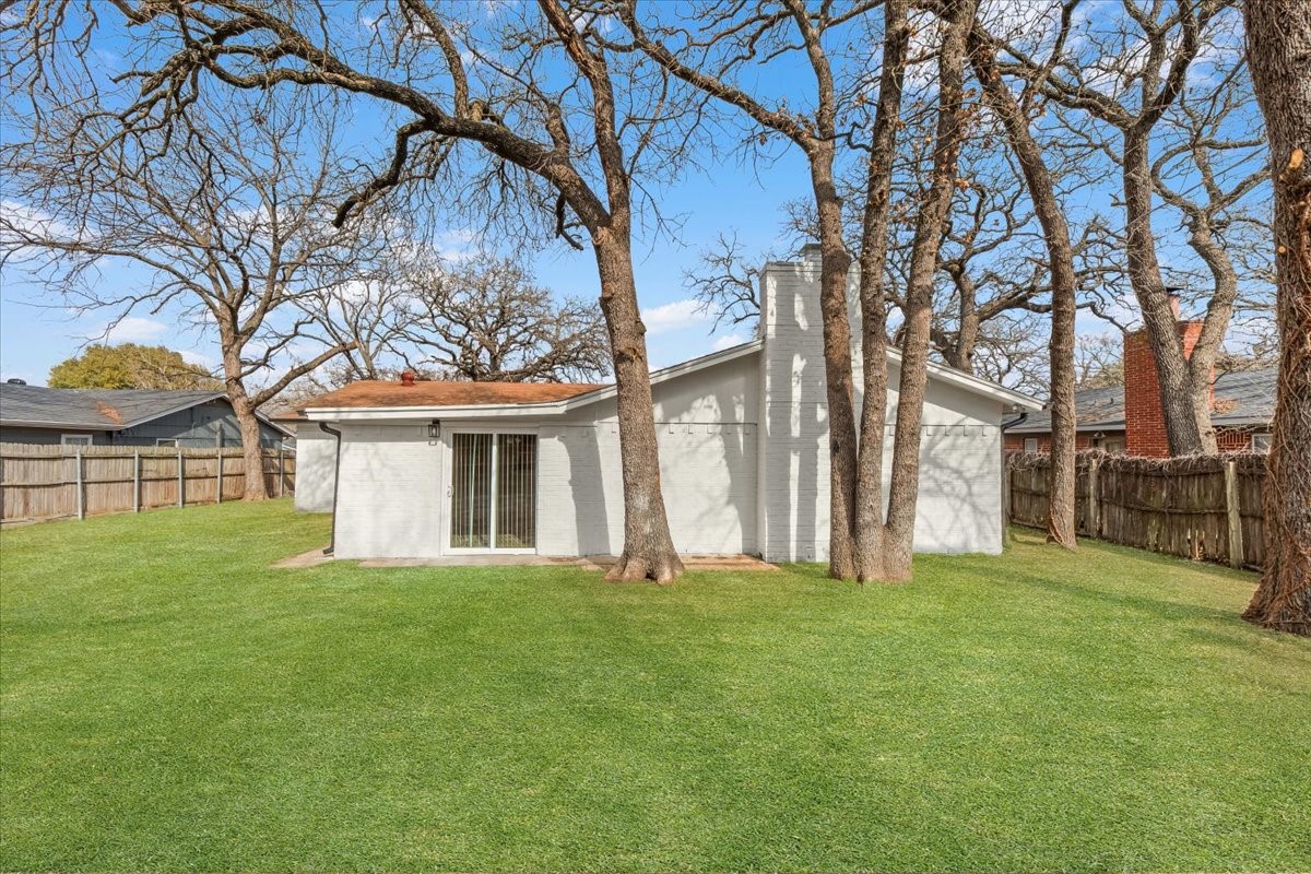 705 NW Hillery Street Burleson TX 76028
