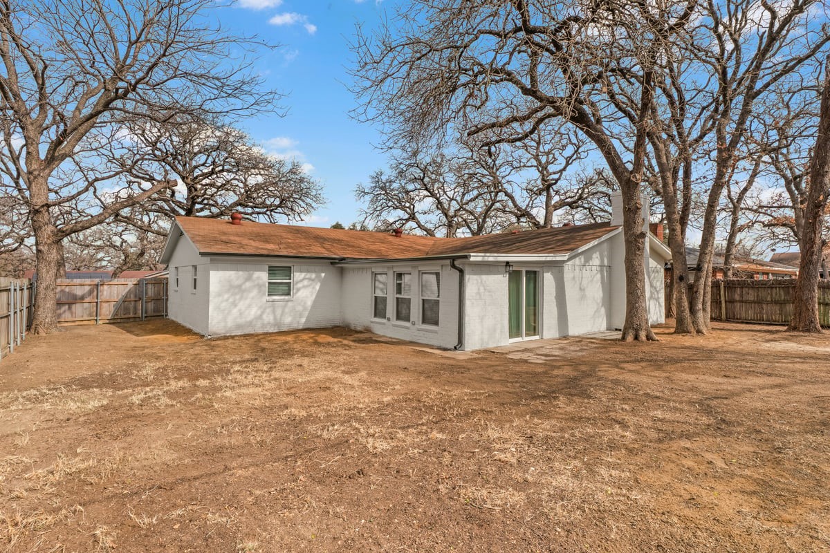 705 NW Hillery Street Burleson TX 76028