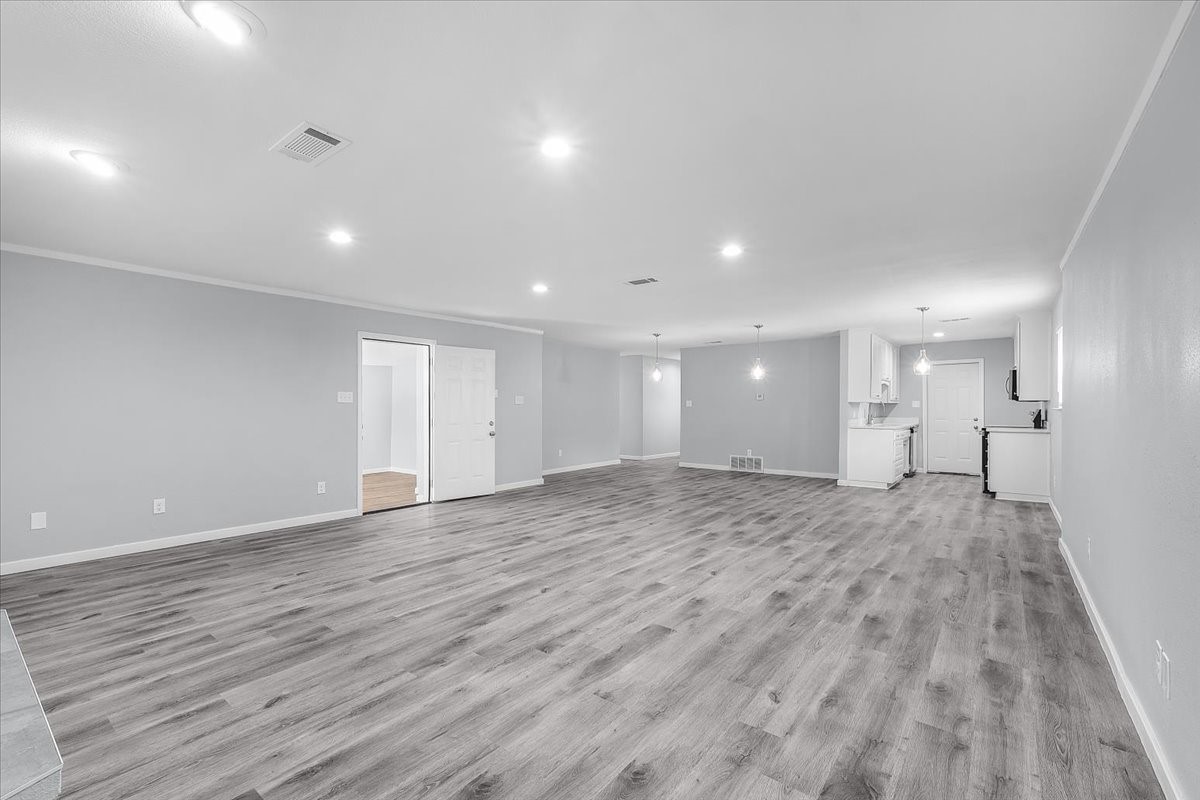 705 NW Hillery Street Burleson TX 76028