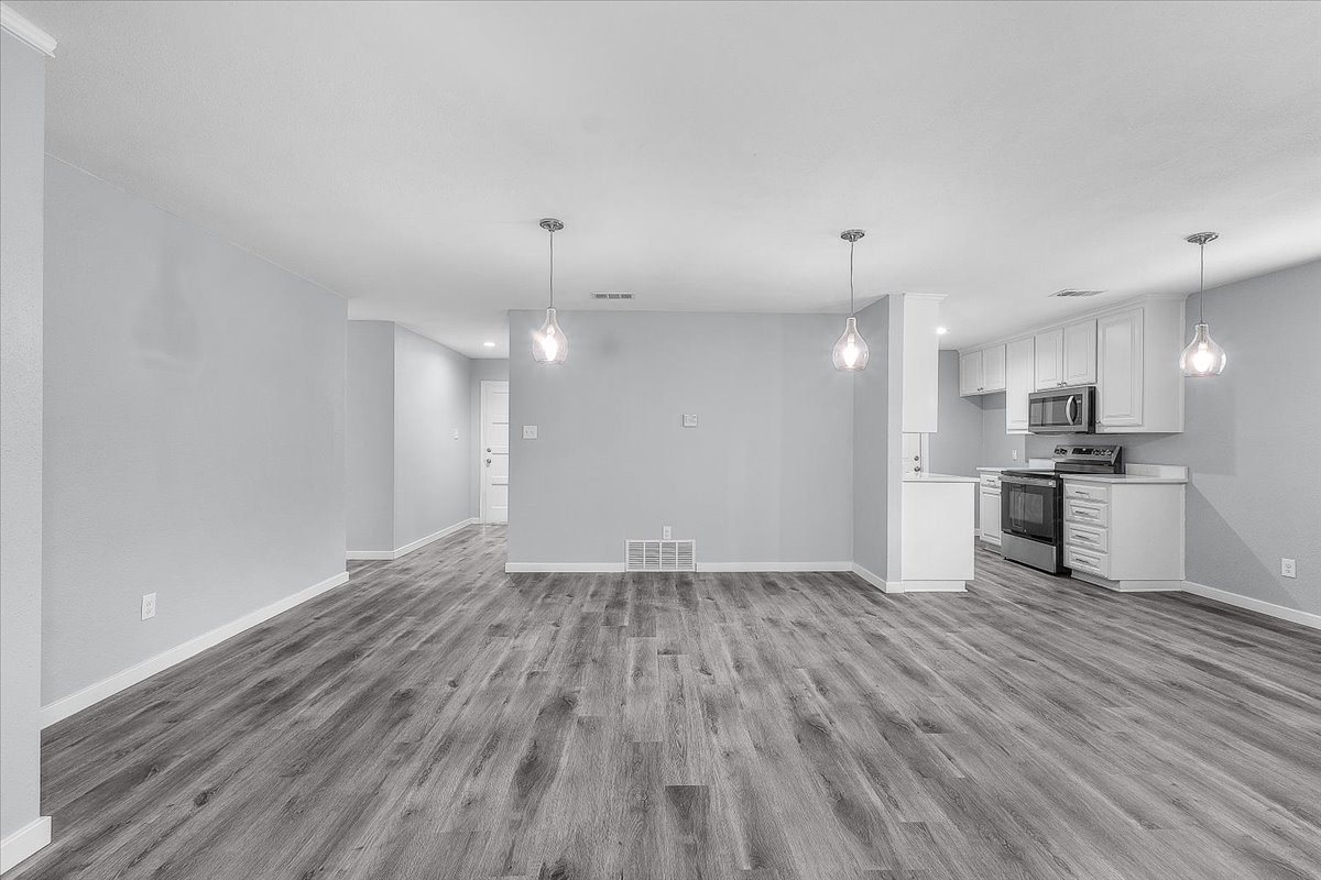 705 NW Hillery Street Burleson TX 76028