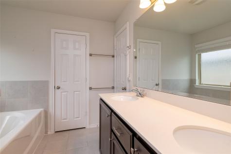 2525 Silver Fox Trail Weatherford TX 76087