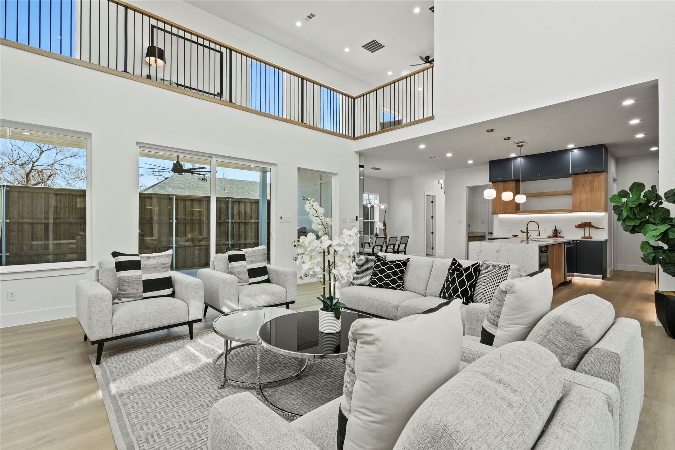 1503 Dennison Street Dallas TX 75212