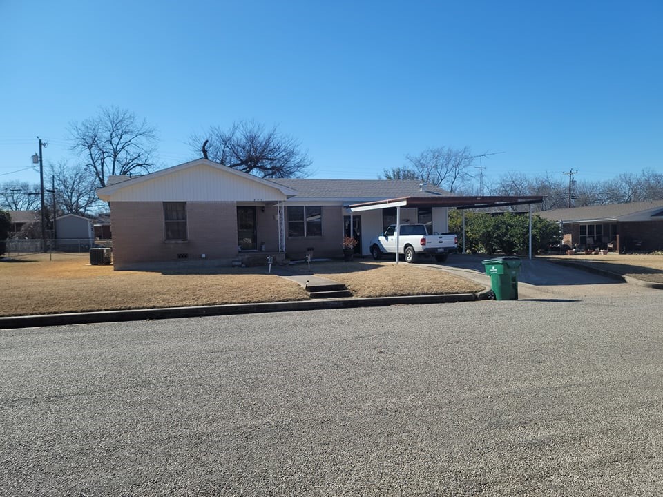 805 S Avenue L Clifton TX 76634