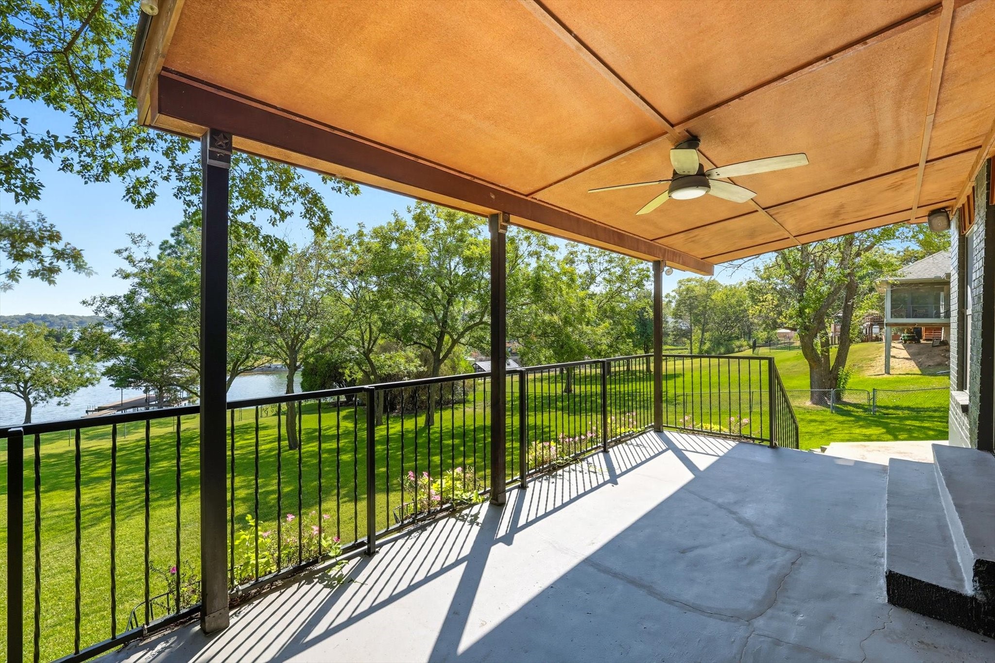 80 Bayside Circle Gainesville TX 76240