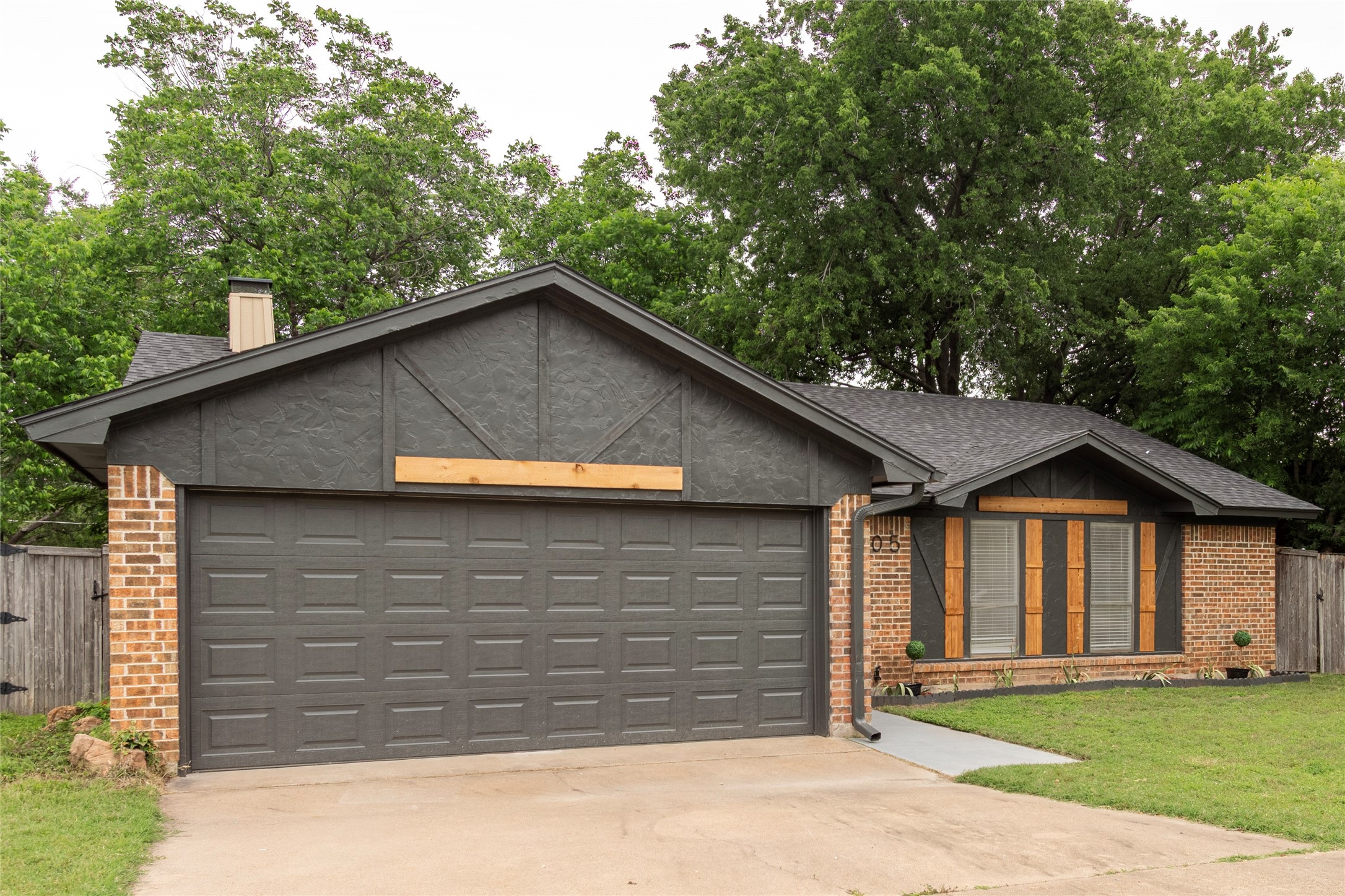 1205 Augusta Road Benbrook TX 76126