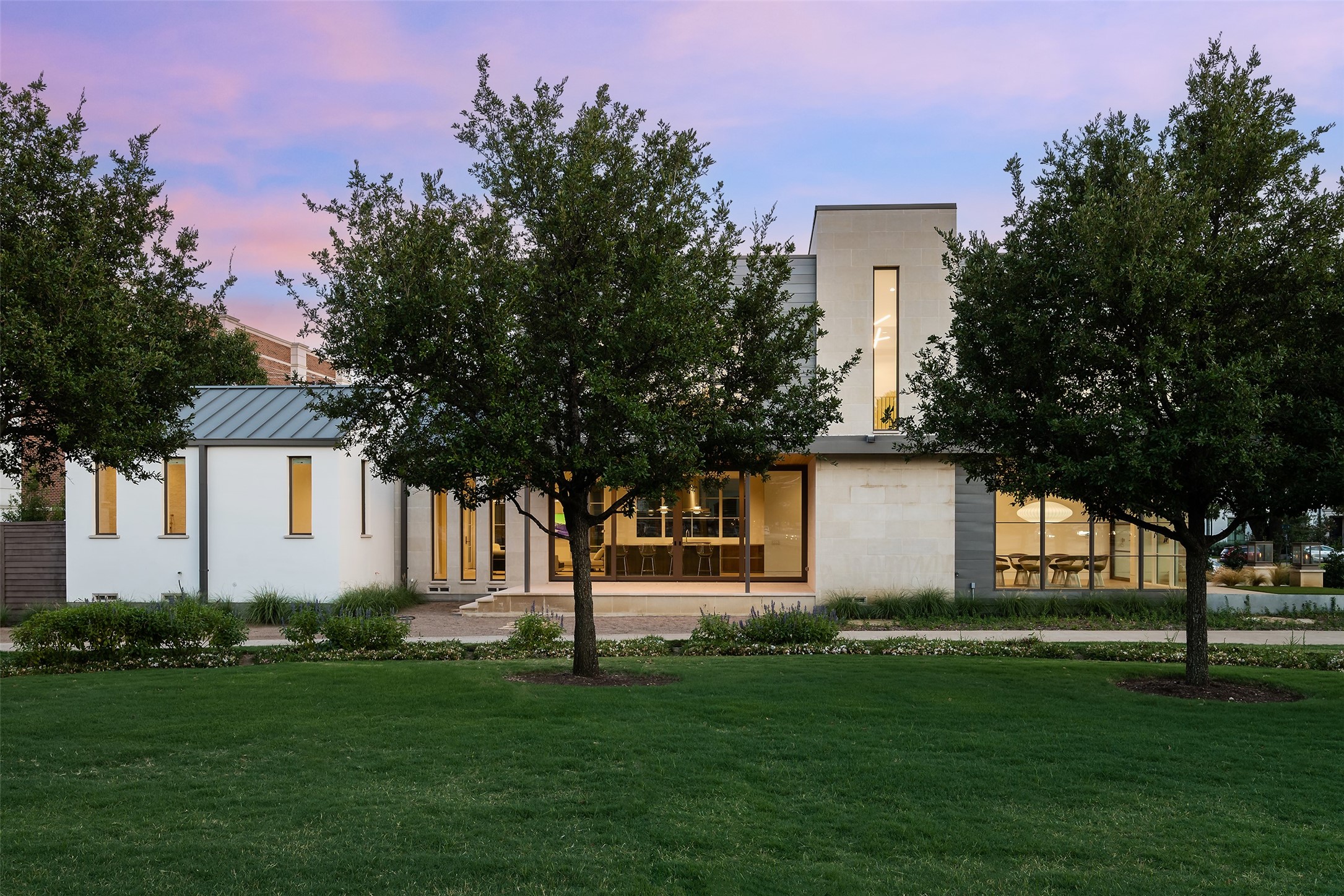 5048 Airline Road Highland Park TX 75205