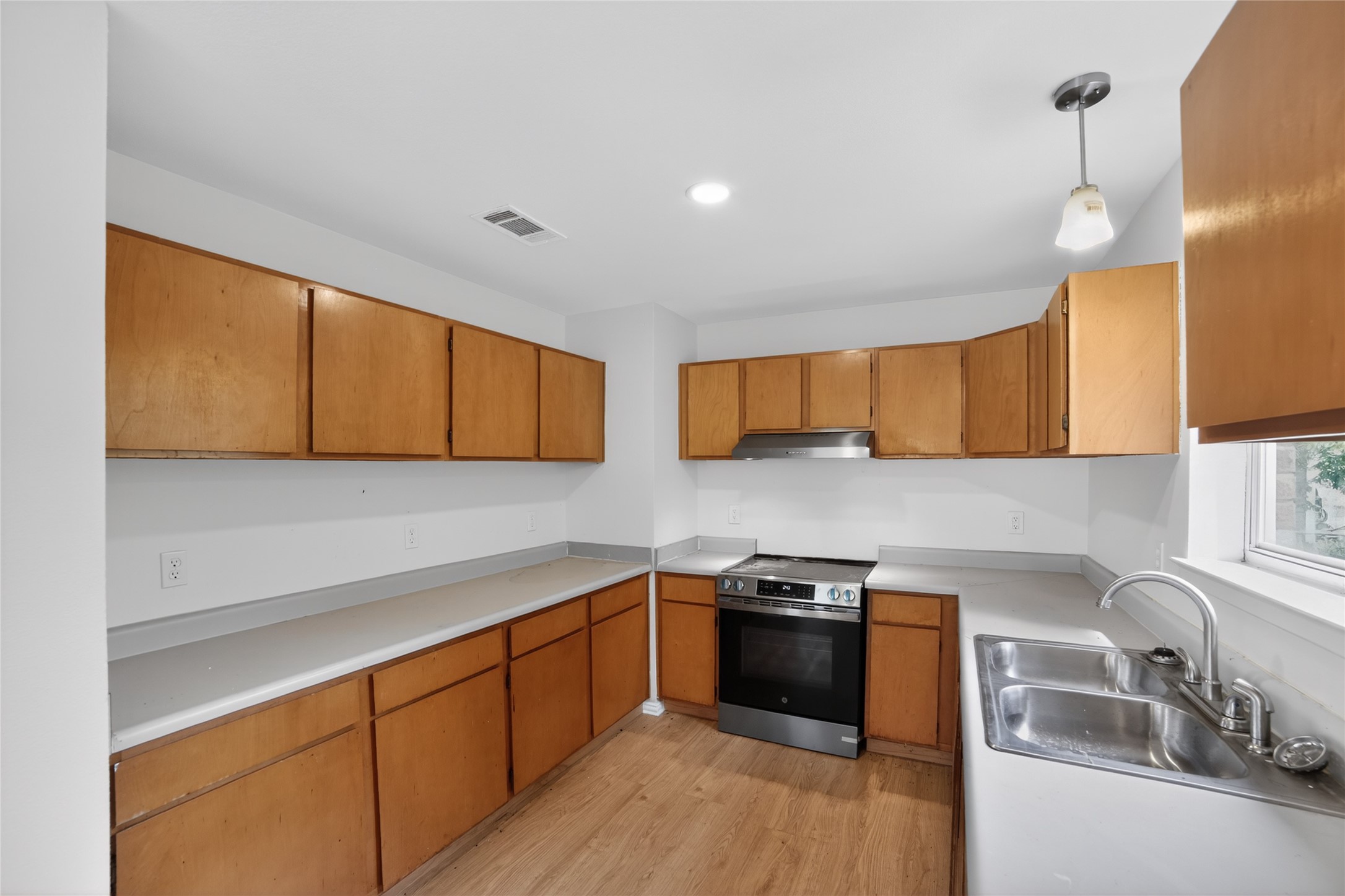 808 Park Street Commerce TX 75428