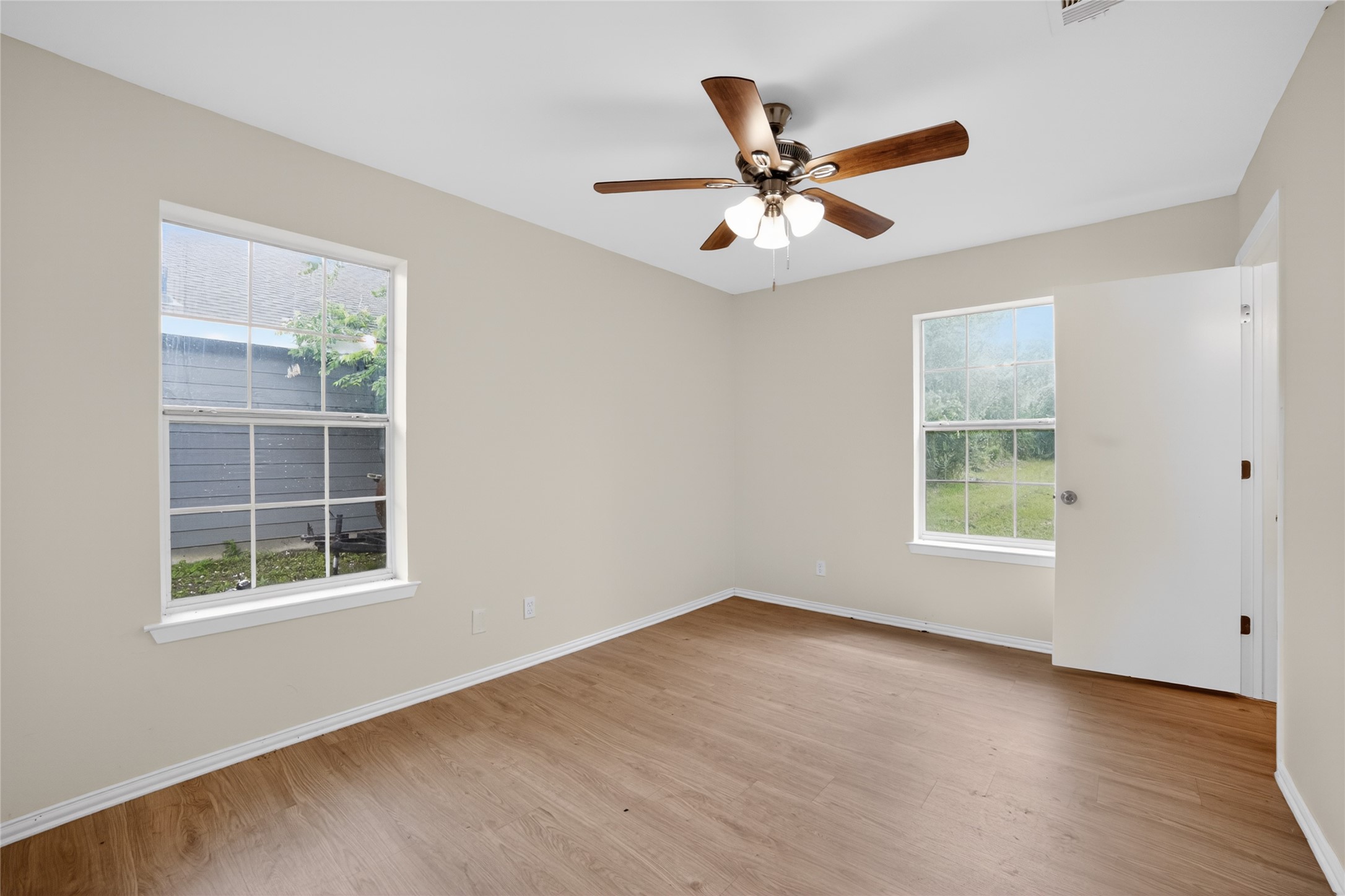 808 Park Street Commerce TX 75428