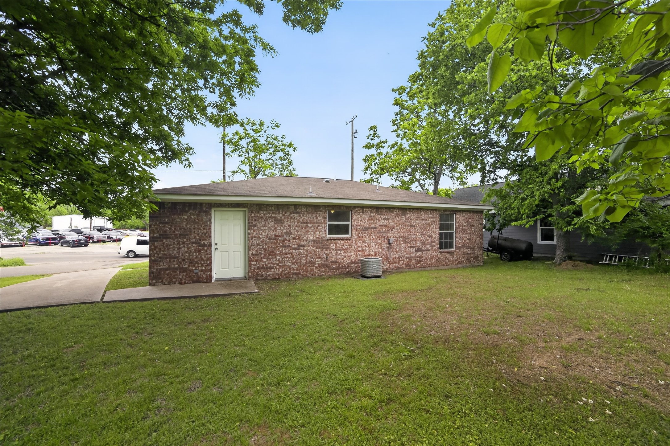 808 Park Street Commerce TX 75428