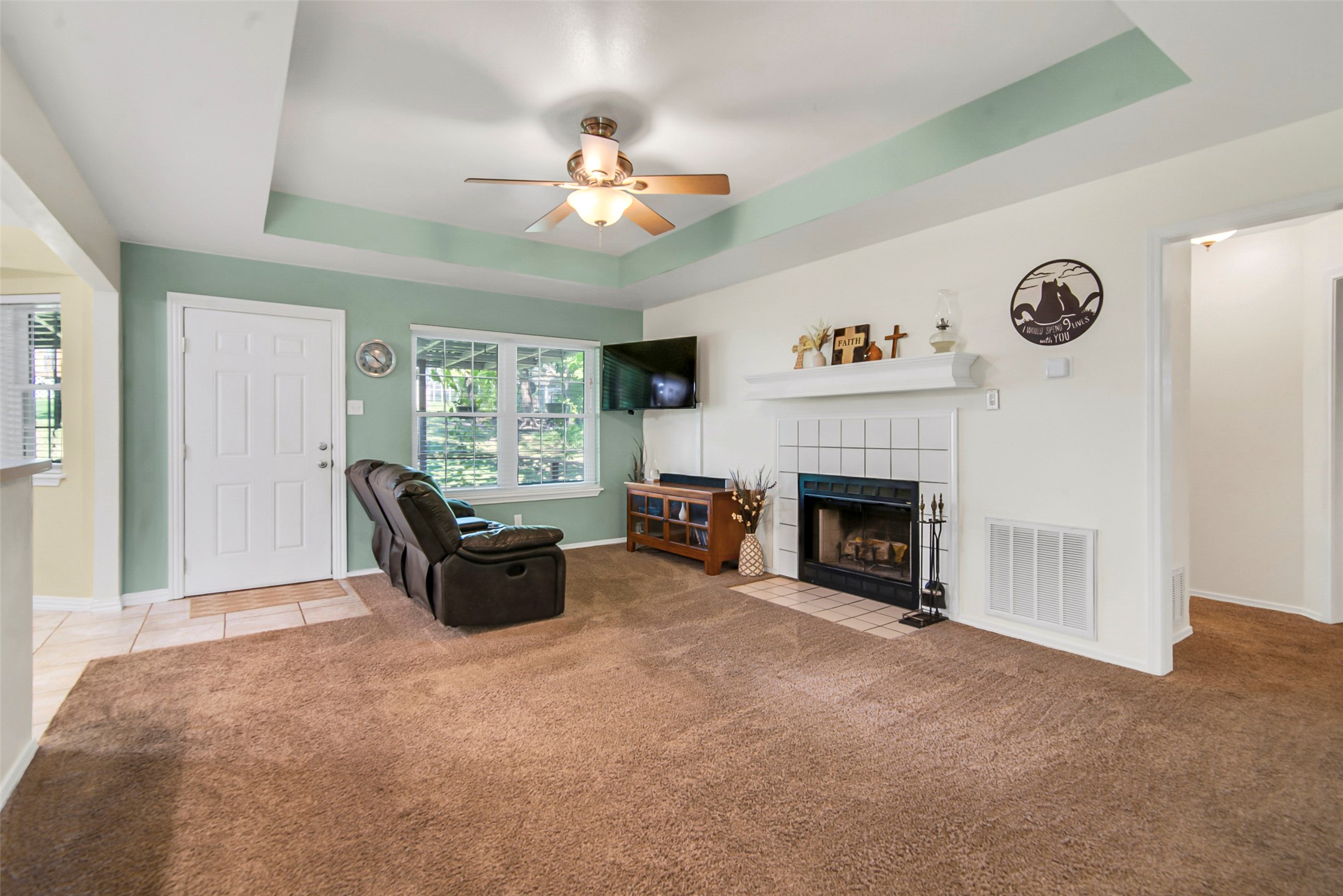 731 Deleon Street Denison TX 75020