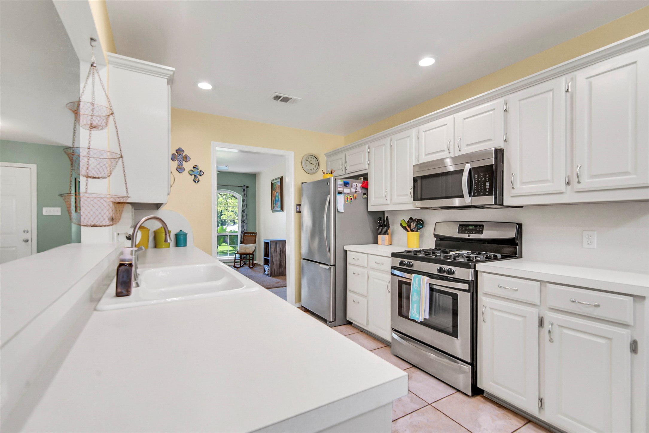 731 Deleon Street Denison TX 75020