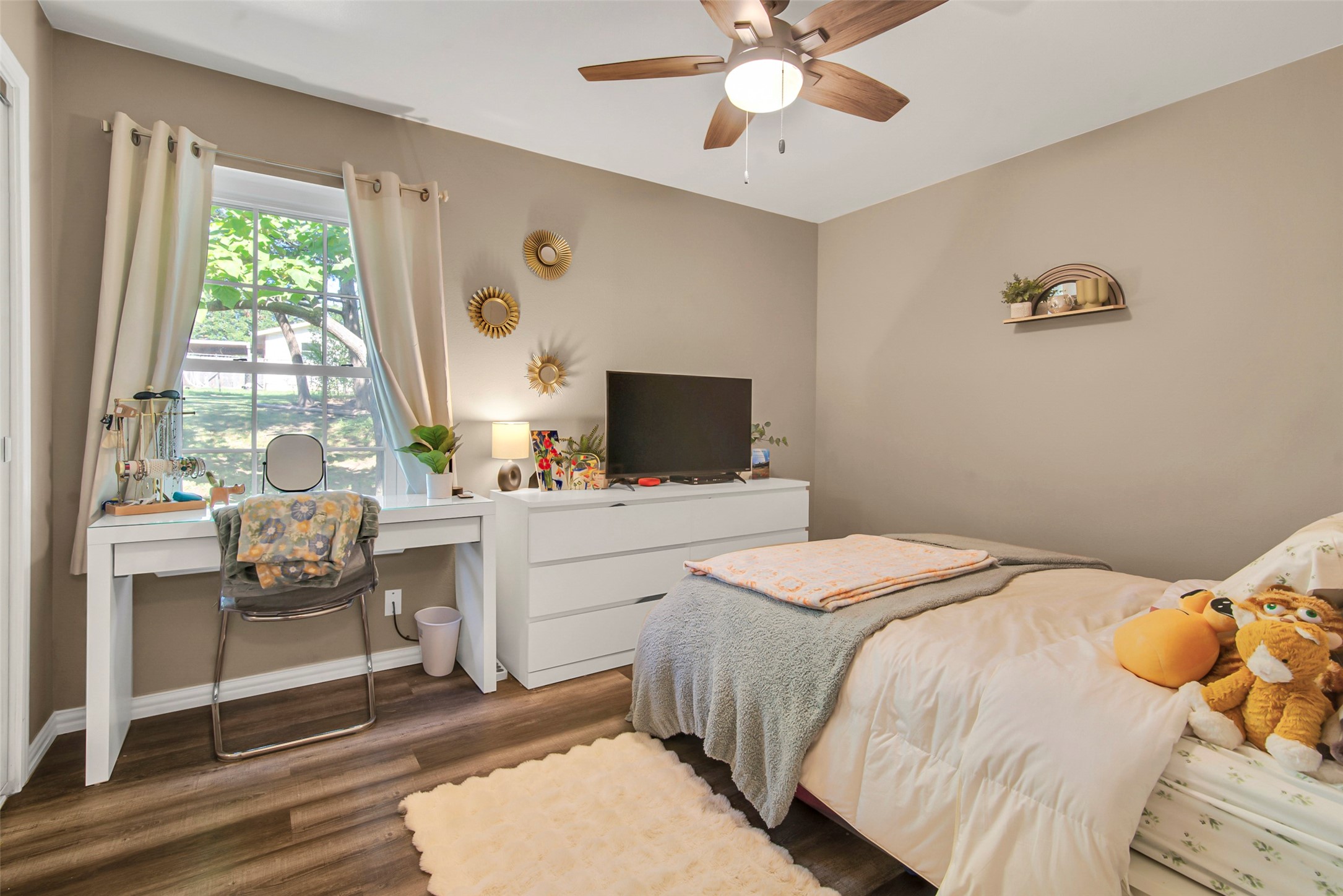 731 Deleon Street Denison TX 75020