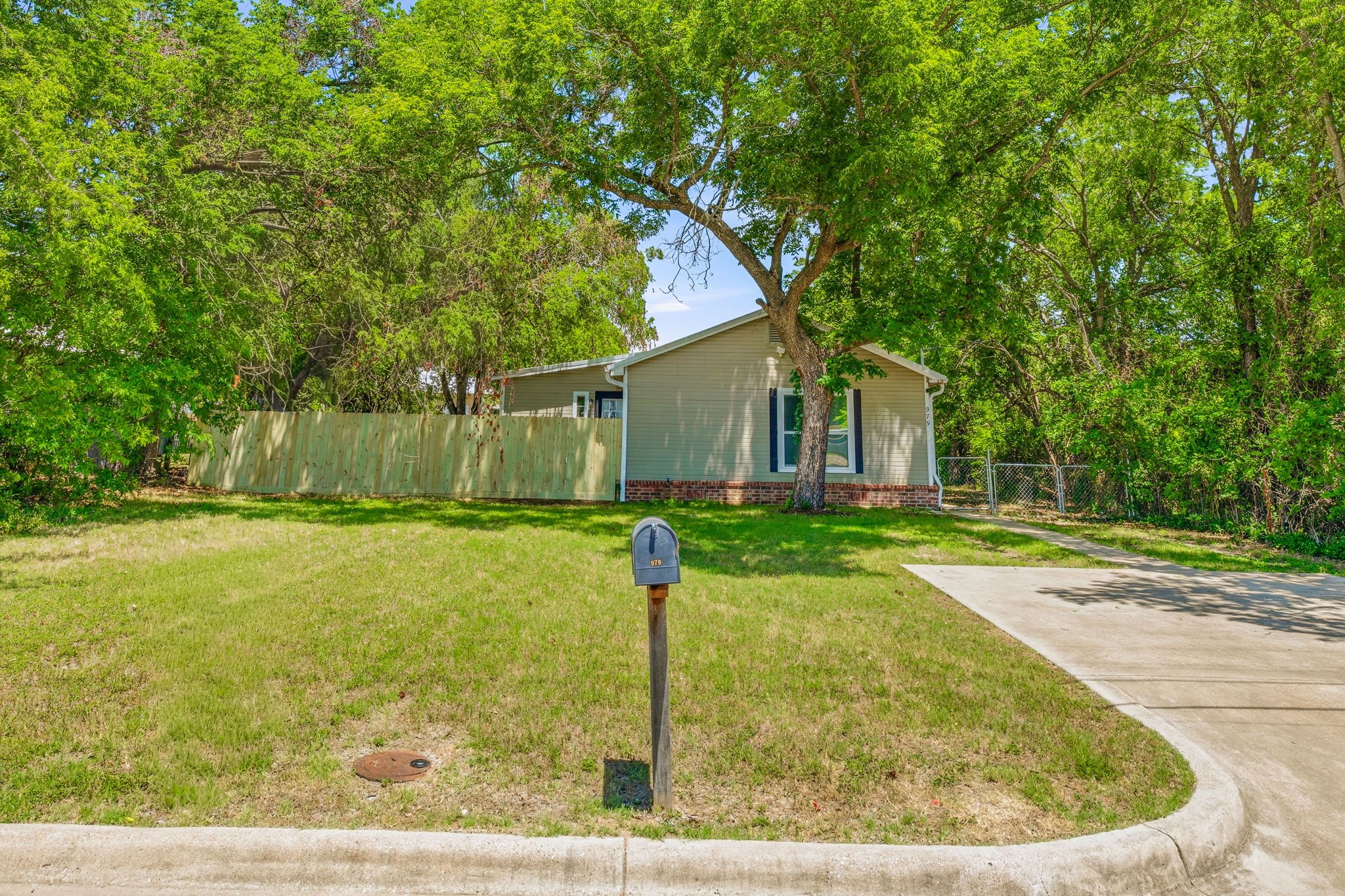 979 W Pecan Street Stephenville TX 76401