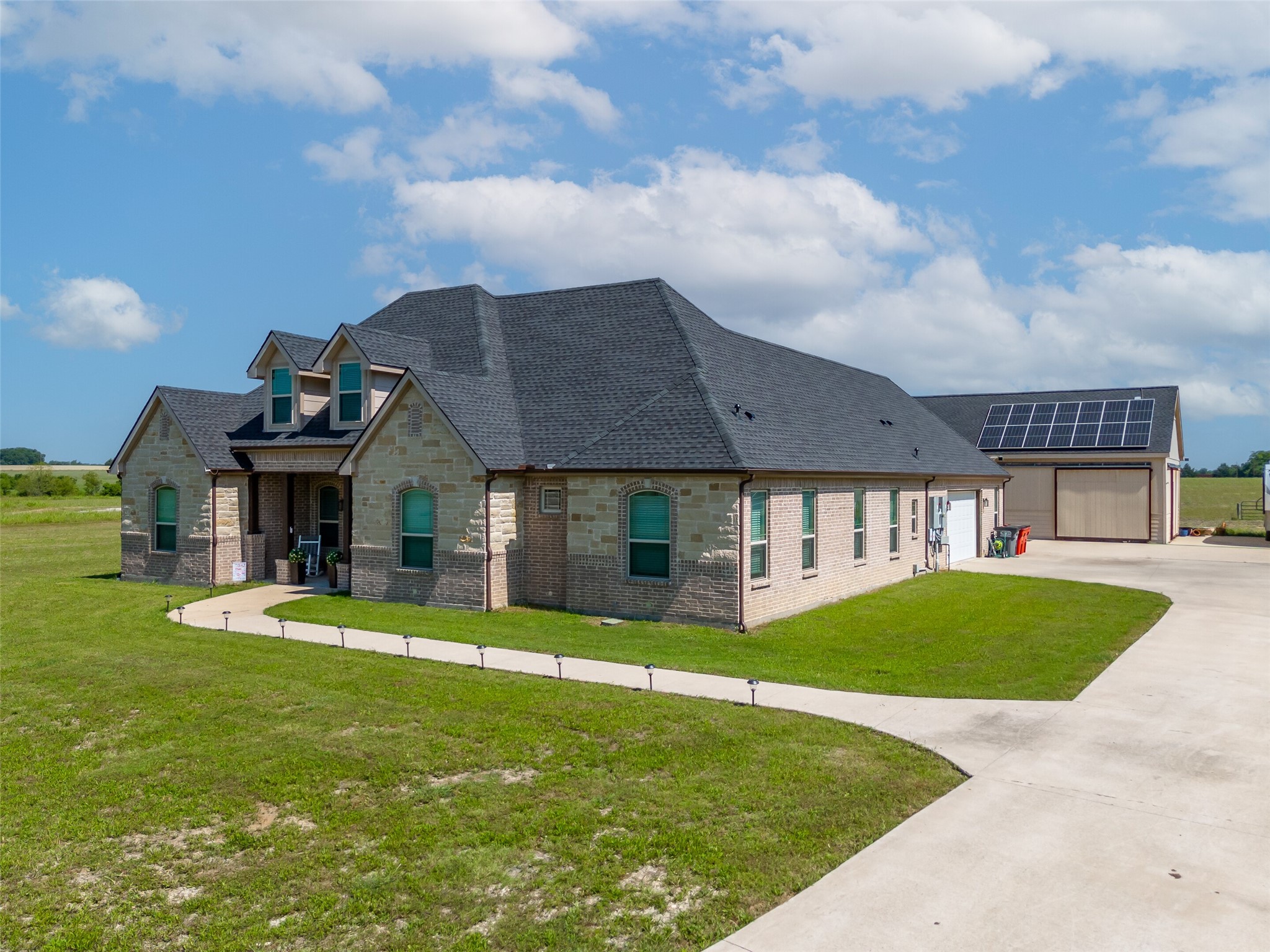 1221 Fm 272 Leonard TX 75452