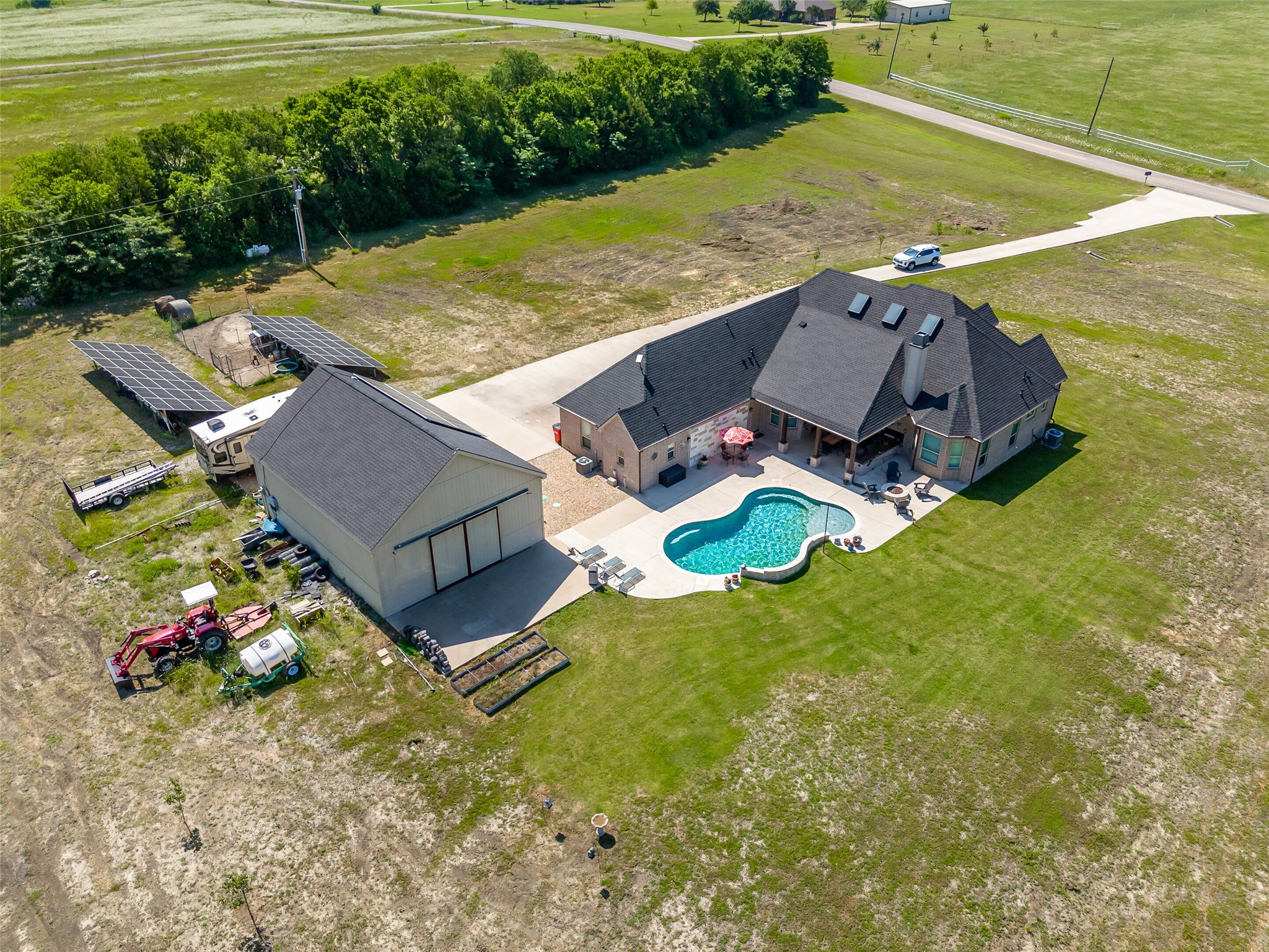 1221 Fm 272 Leonard TX 75452