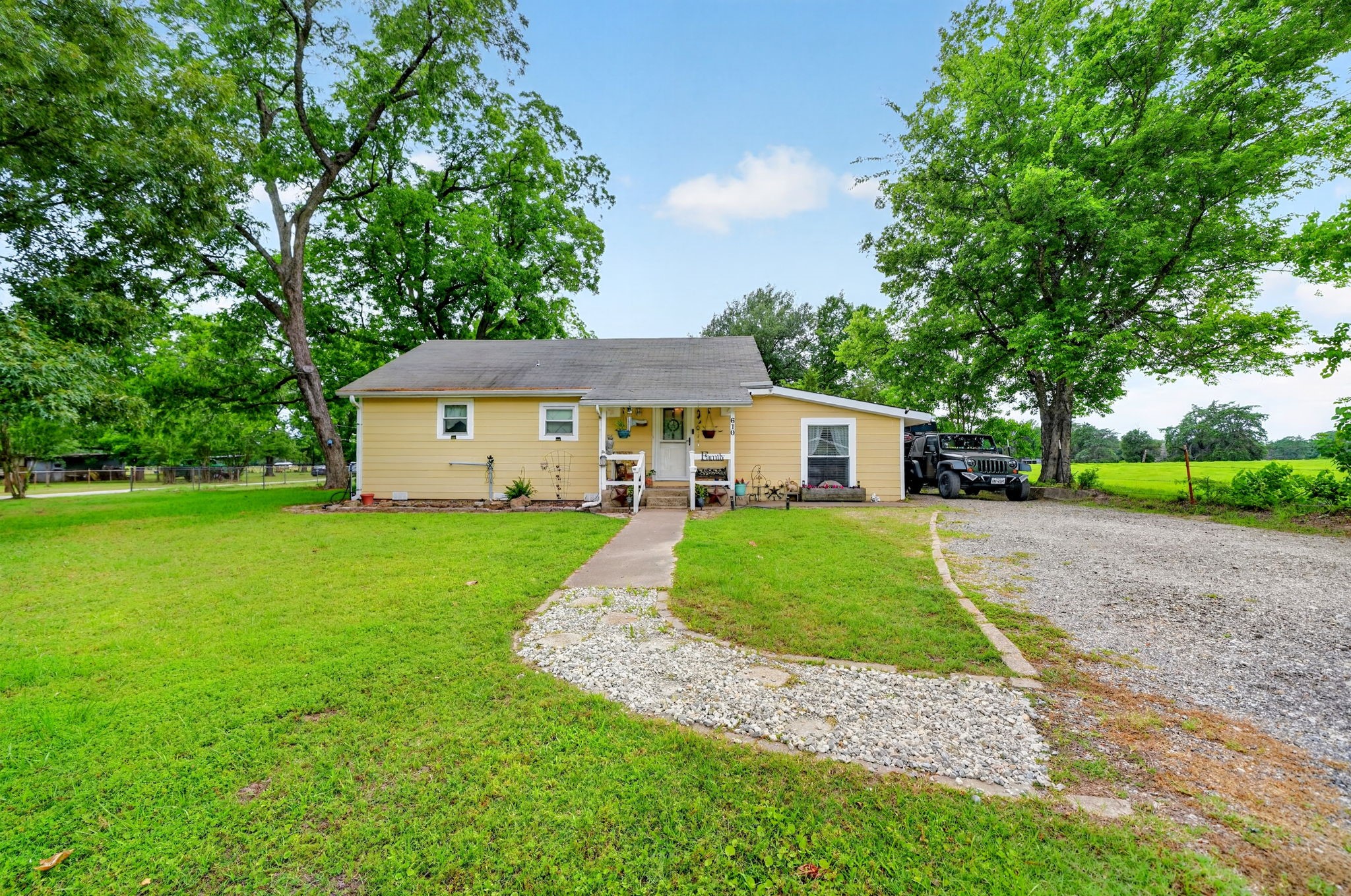 610 Crooked Creek Road Edgewood TX 75117