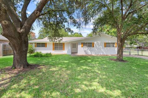 405 Vernon Castle Avenue Benbrook TX 76126