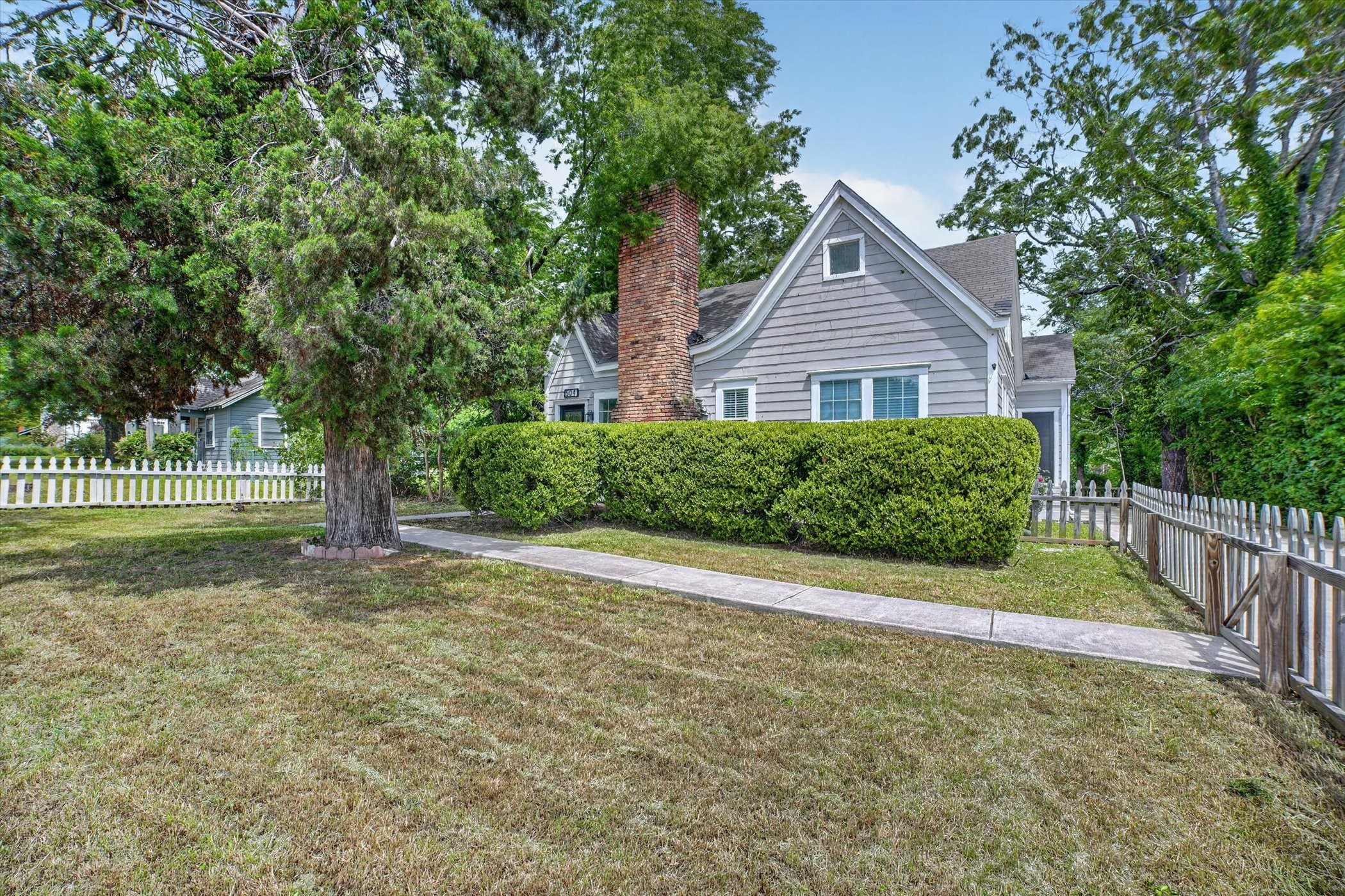 504 W Grove Street Kaufman TX 75142