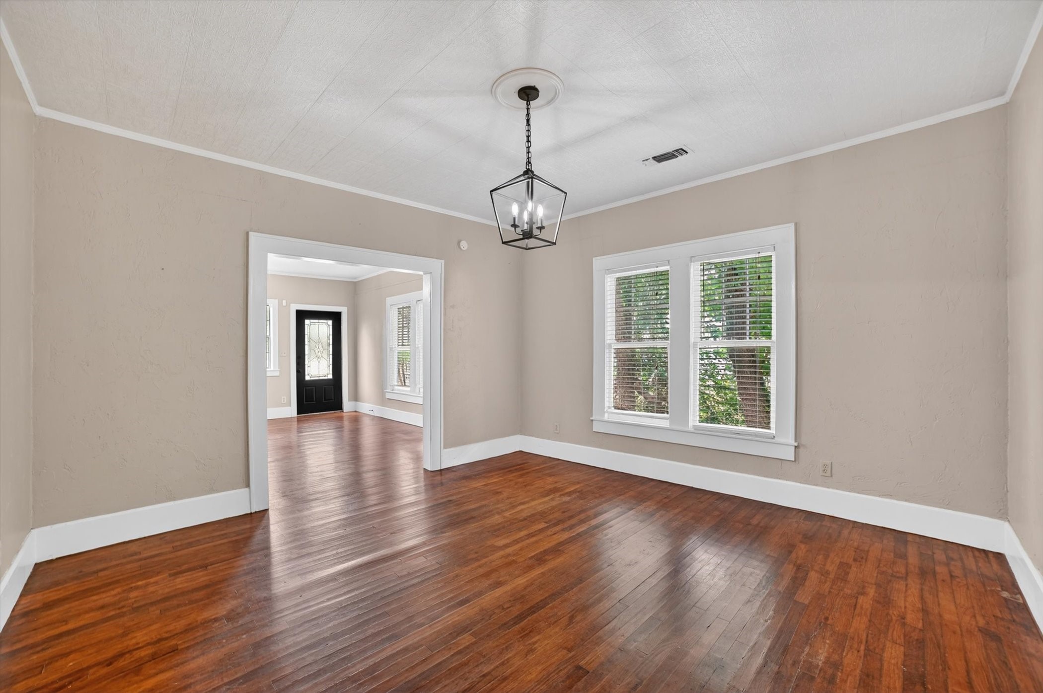 504 W Grove Street Kaufman TX 75142
