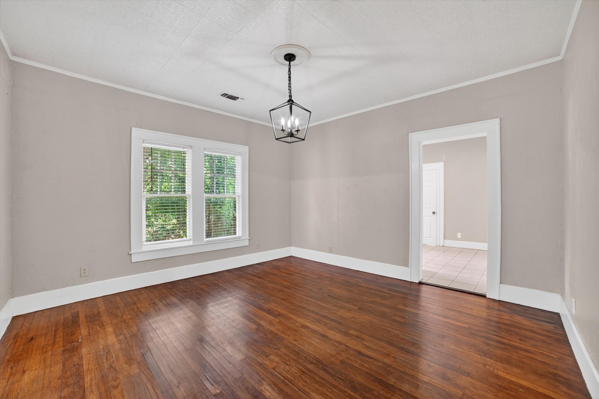 504 W Grove Street Kaufman TX 75142