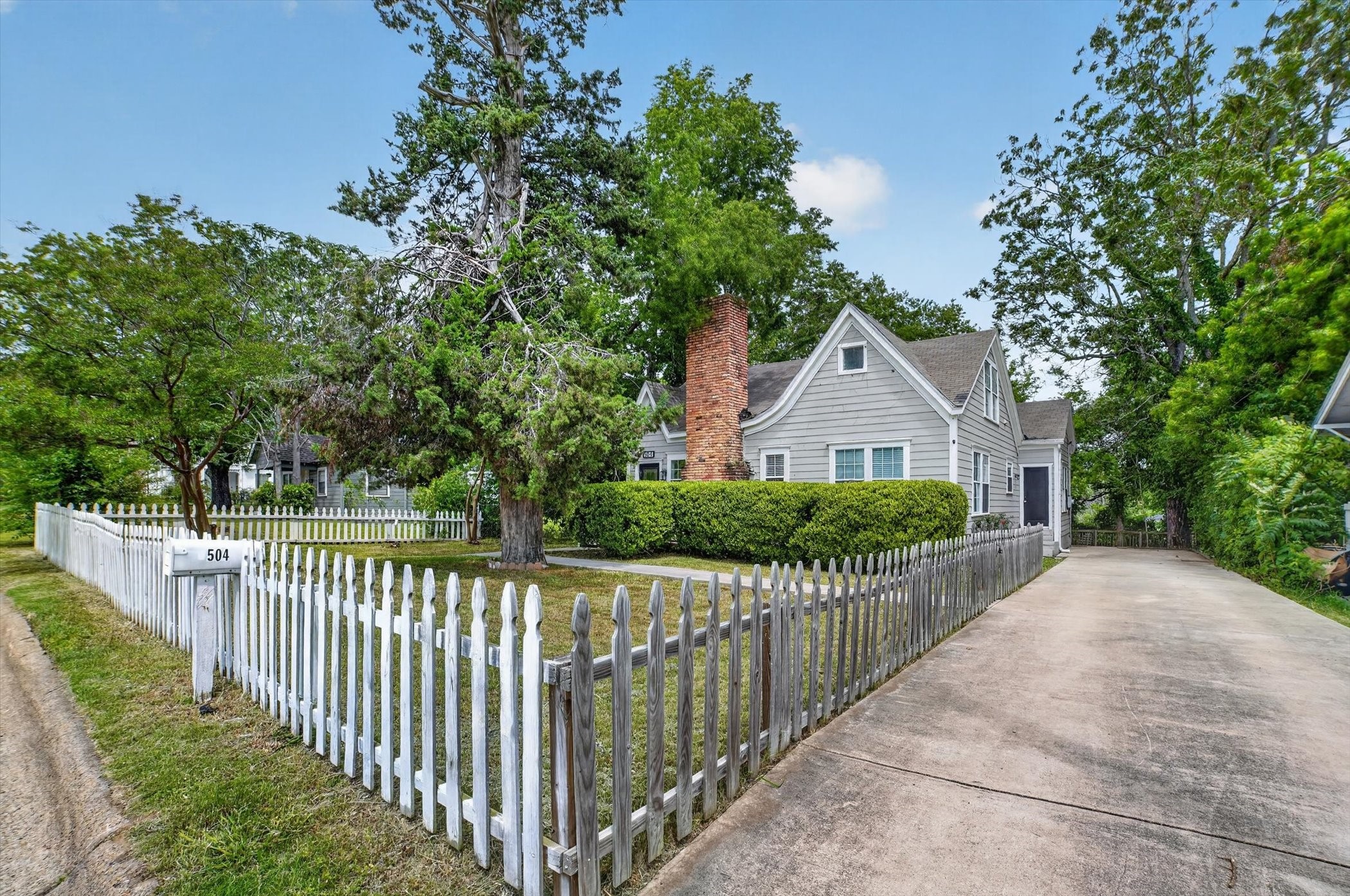 504 W Grove Street Kaufman TX 75142